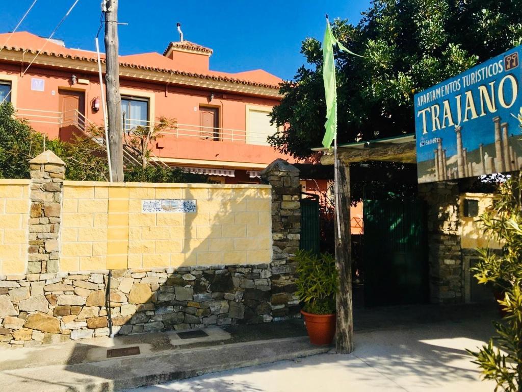 Apartamentos Turisticos Trajano 볼로냐 외부 사진